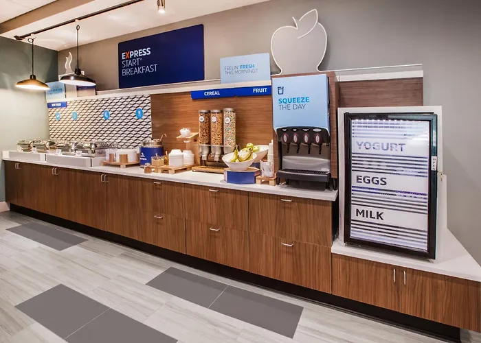 Hotel Express & By Ihg Litchfield