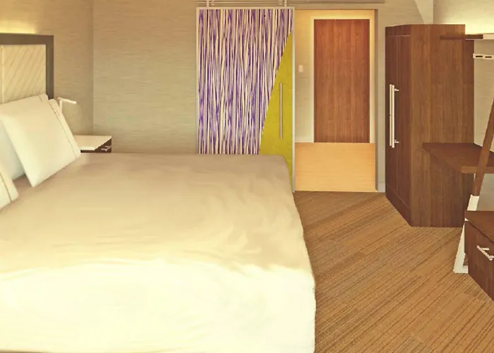 Hotel Express & By Ihg