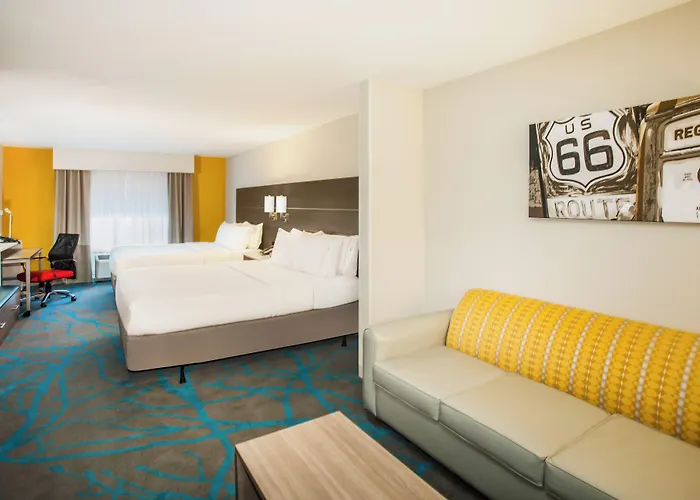 Express & By Ihg 2* Litchfield