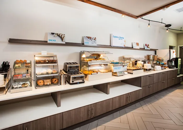 Hotel Express & By Ihg Litchfield
