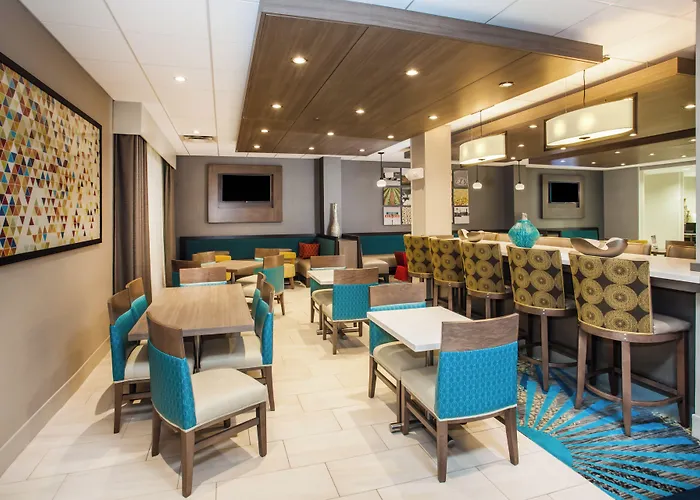Express & By Ihg Hotel Litchfield