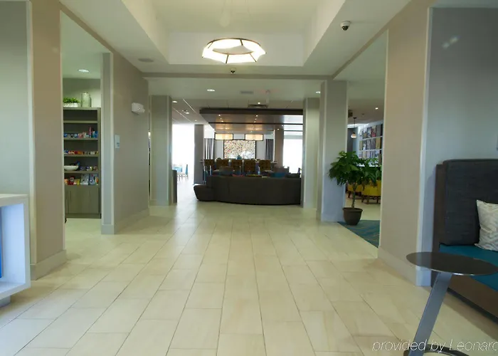 Hotel Express & By Ihg 2*
