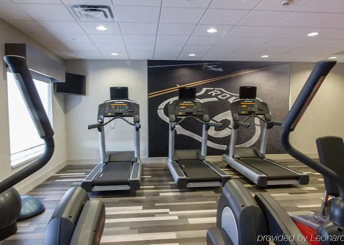 Hotel Express & By Ihg 2*